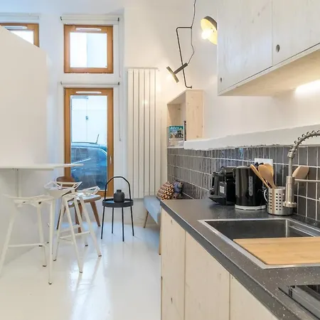 Apartment Mezzanine Near Belvedere De Belleville *